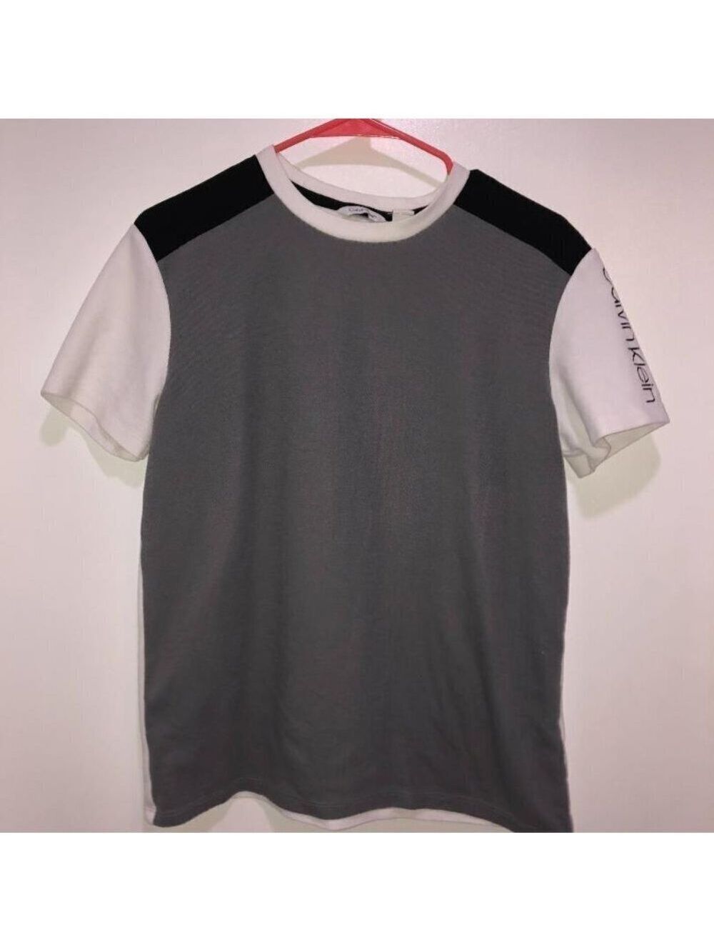 Nwot Boy's Calvin Klein shirt Size S